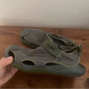 CROCS Men's Swiftwater Mesh Deck Sandals Size: 9